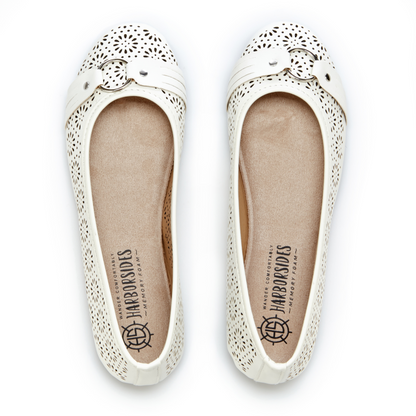 Round Toe Cut Out O-Ring Band Flats (Giovana)